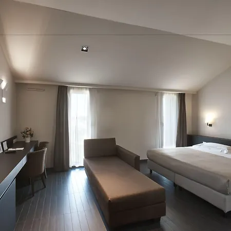 מלון Casalgrande 4*